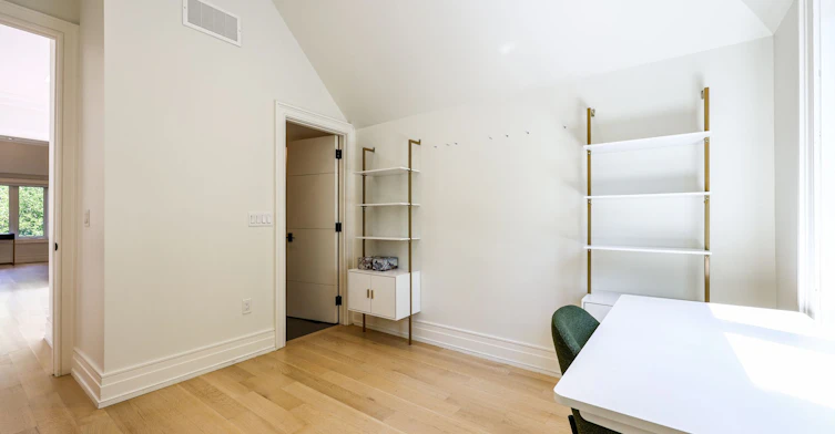 42 Carmichael Avenue, Toronto, ON, M5M 2W7 - 30