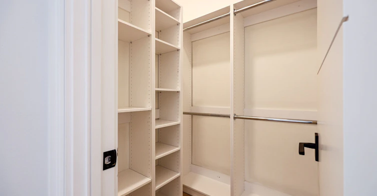 42 Carmichael Avenue, Toronto, ON, M5M 2W7 - 39