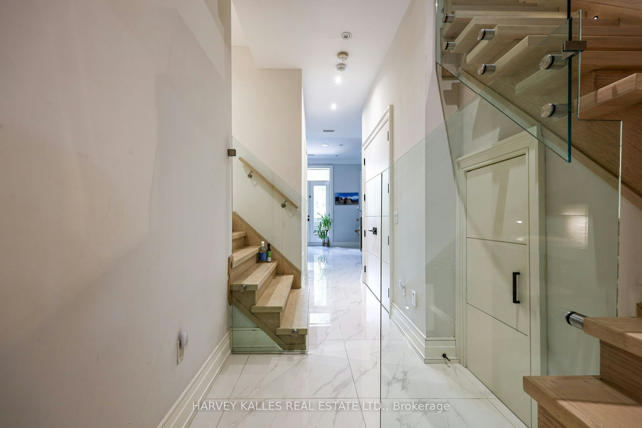 42 Carmichael Avenue, Toronto, ON, M5M 2W7 - 41