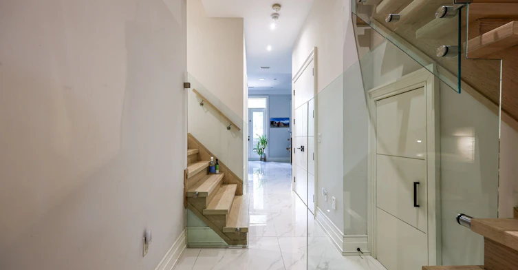 42 Carmichael Avenue, Toronto, ON, M5M 2W7 - 41