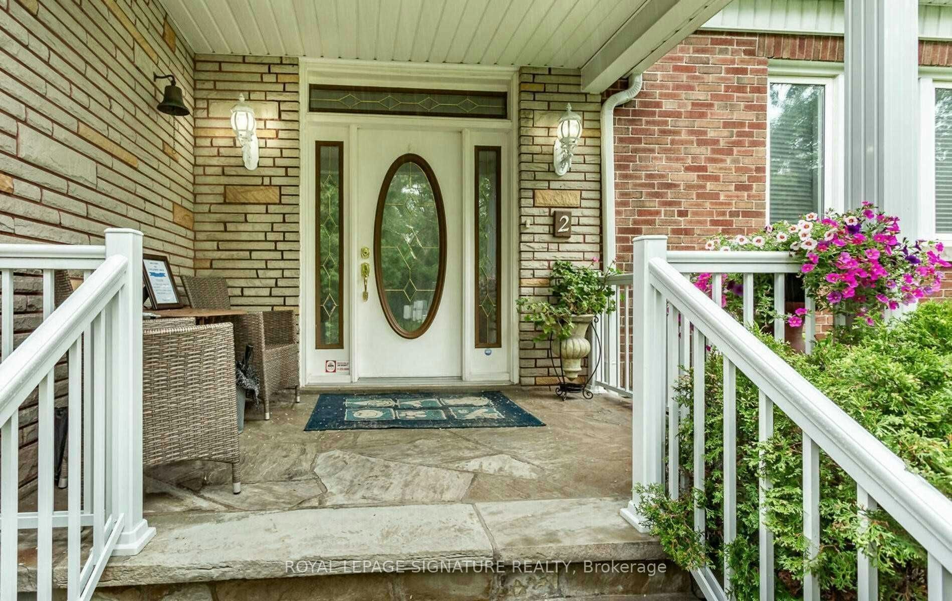 2 Hillcrest Drive, Toronto, ON, M6G 2C9 - 3