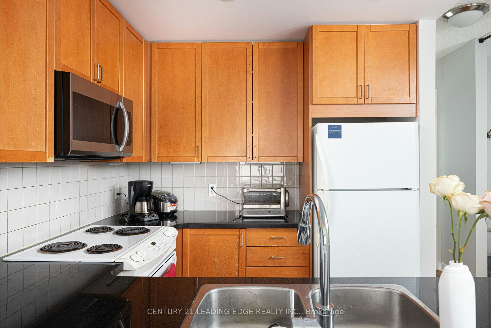 1413-85 Bloor Street E, Toronto, ON, M4W 3Y1 - 13