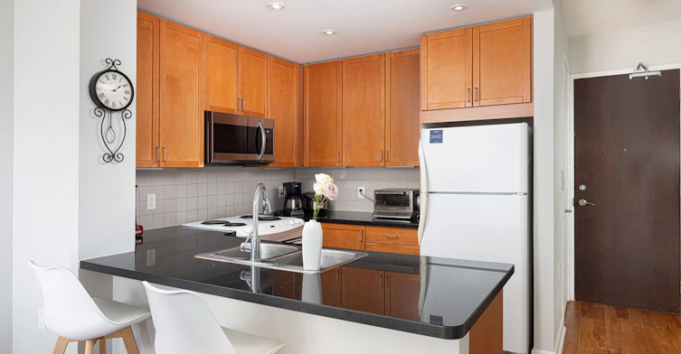 1413-85 Bloor Street E, Toronto, ON, M4W 3Y1 - 11