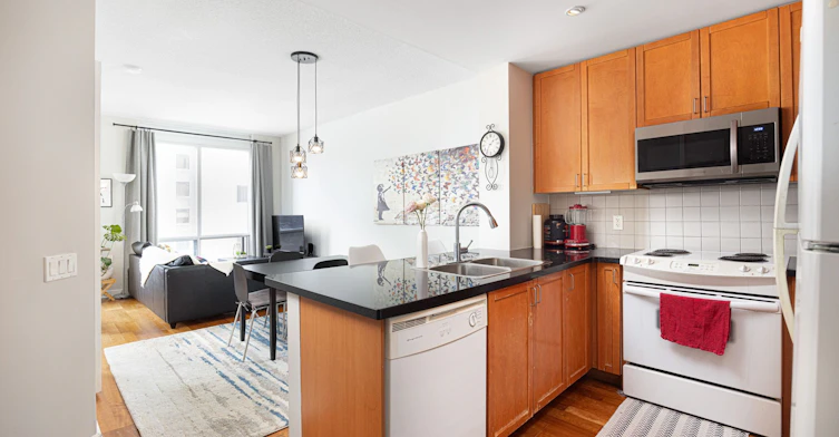 1413-85 Bloor Street E, Toronto, ON, M4W 3Y1 - 3