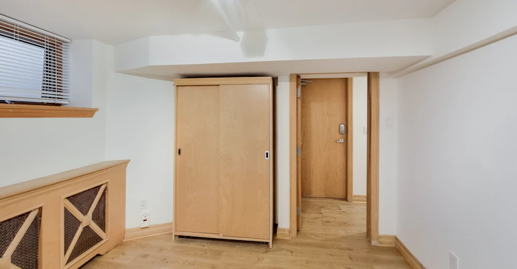 Lower-20 Kendal Avenue, Toronto, ON, M5R 1L7 - 10