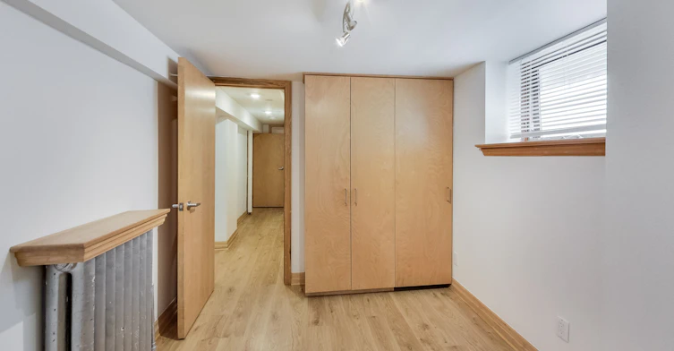 Lower-20 Kendal Avenue, Toronto, ON, M5R 1L7 - 8