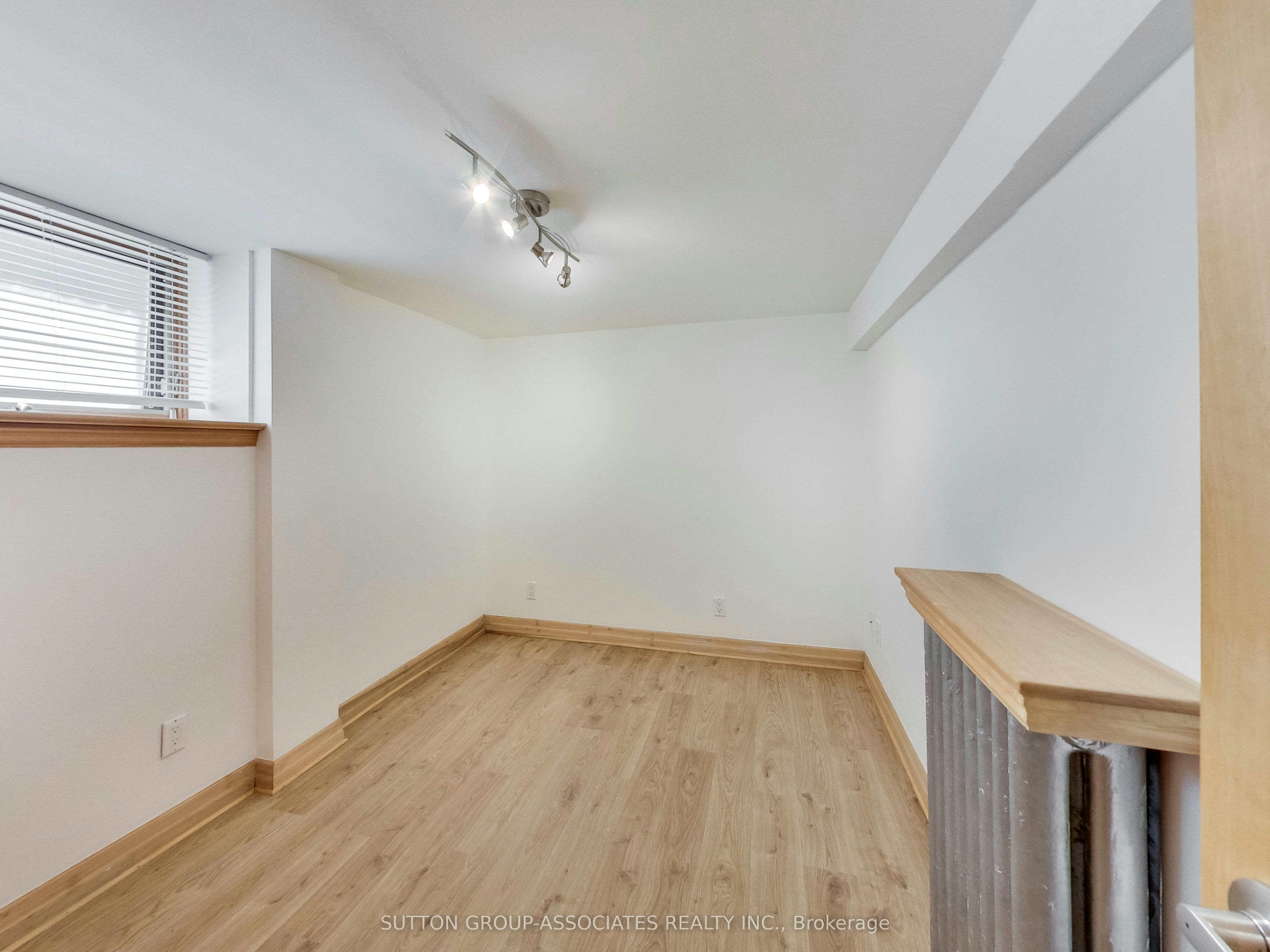 Lower-20 Kendal Avenue, Toronto, ON, M5R 1L7 - 7