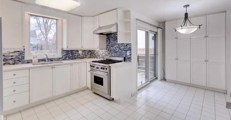 12 Tregellis Road, Toronto, ON, M3H 1K2 - 11