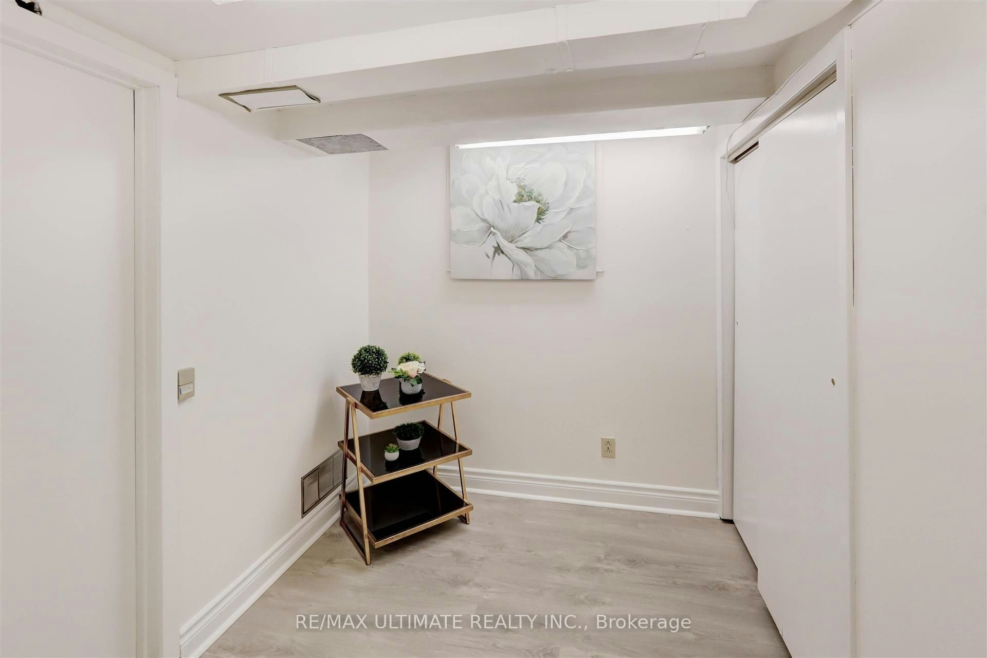12 Tregellis Road, Toronto, ON, M3H 1K2 - 24