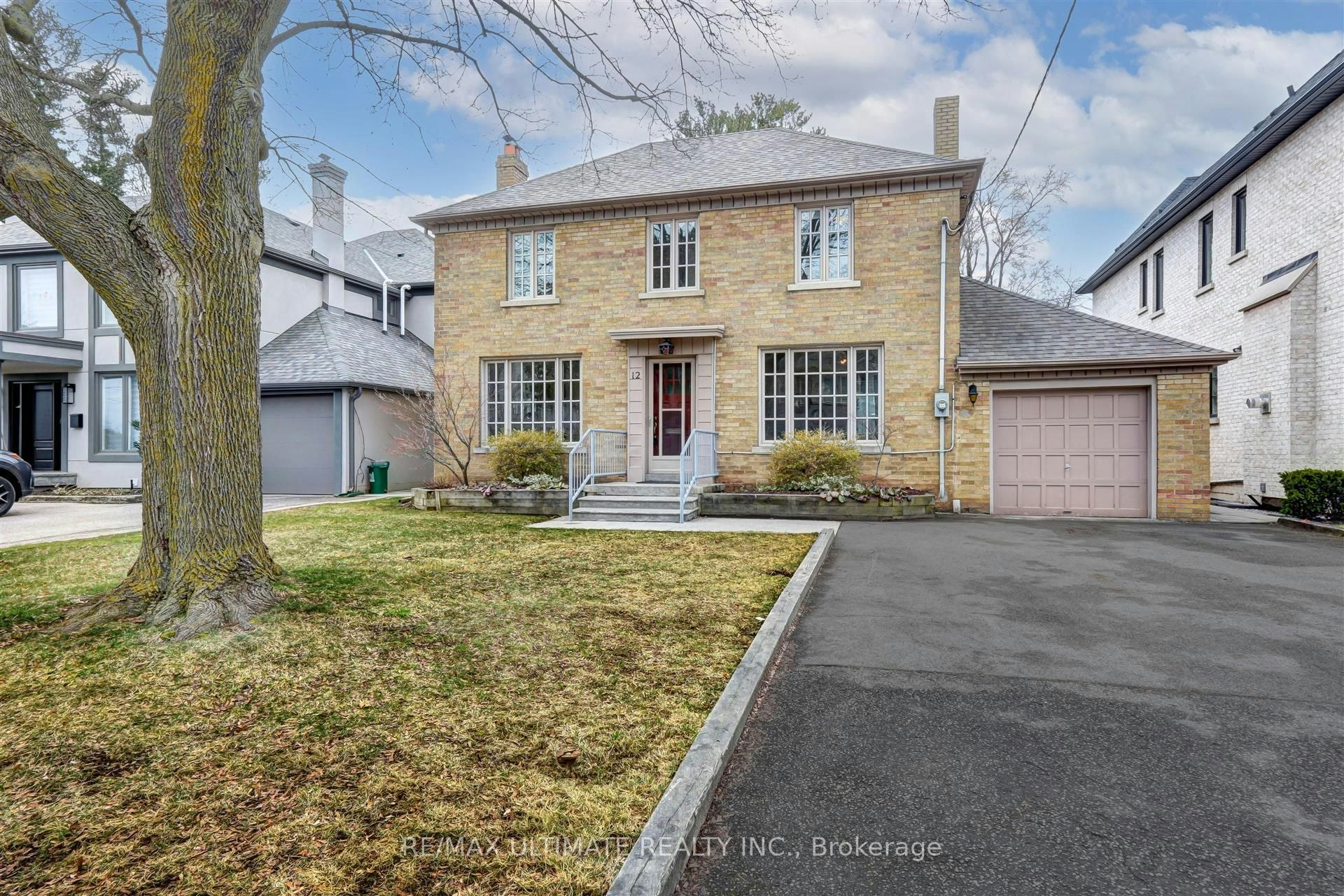 12 Tregellis Road, Toronto, ON, M3H 1K2