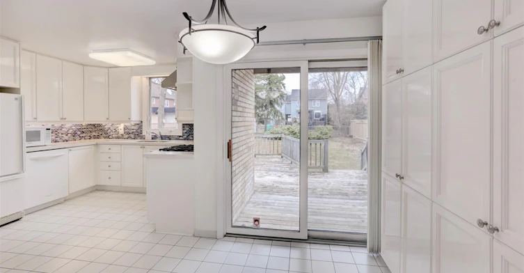 12 Tregellis Road, Toronto, ON, M3H 1K2 - 14