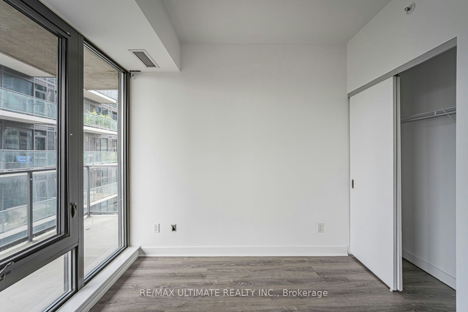 906-32 Camden Street, Toronto, ON, M5V 1V1 - 24