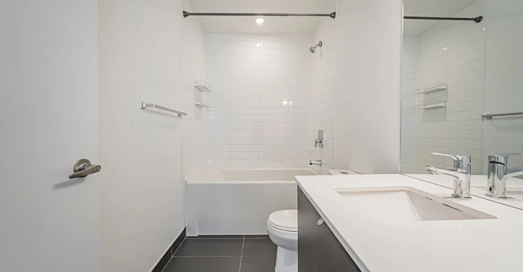 906-32 Camden Street, Toronto, ON, M5V 1V1 - 18