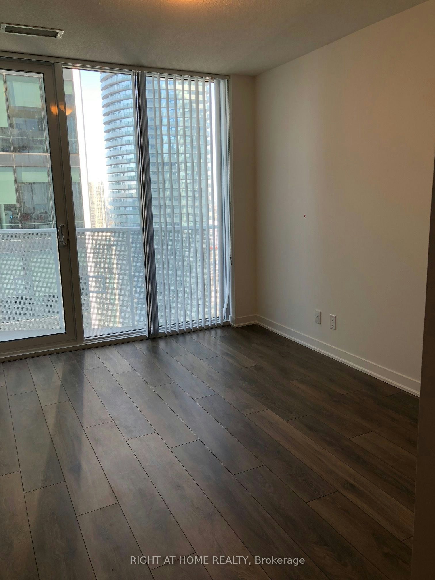 3911-100 Harbour Street, Toronto, ON, M5J 2T5 - 9