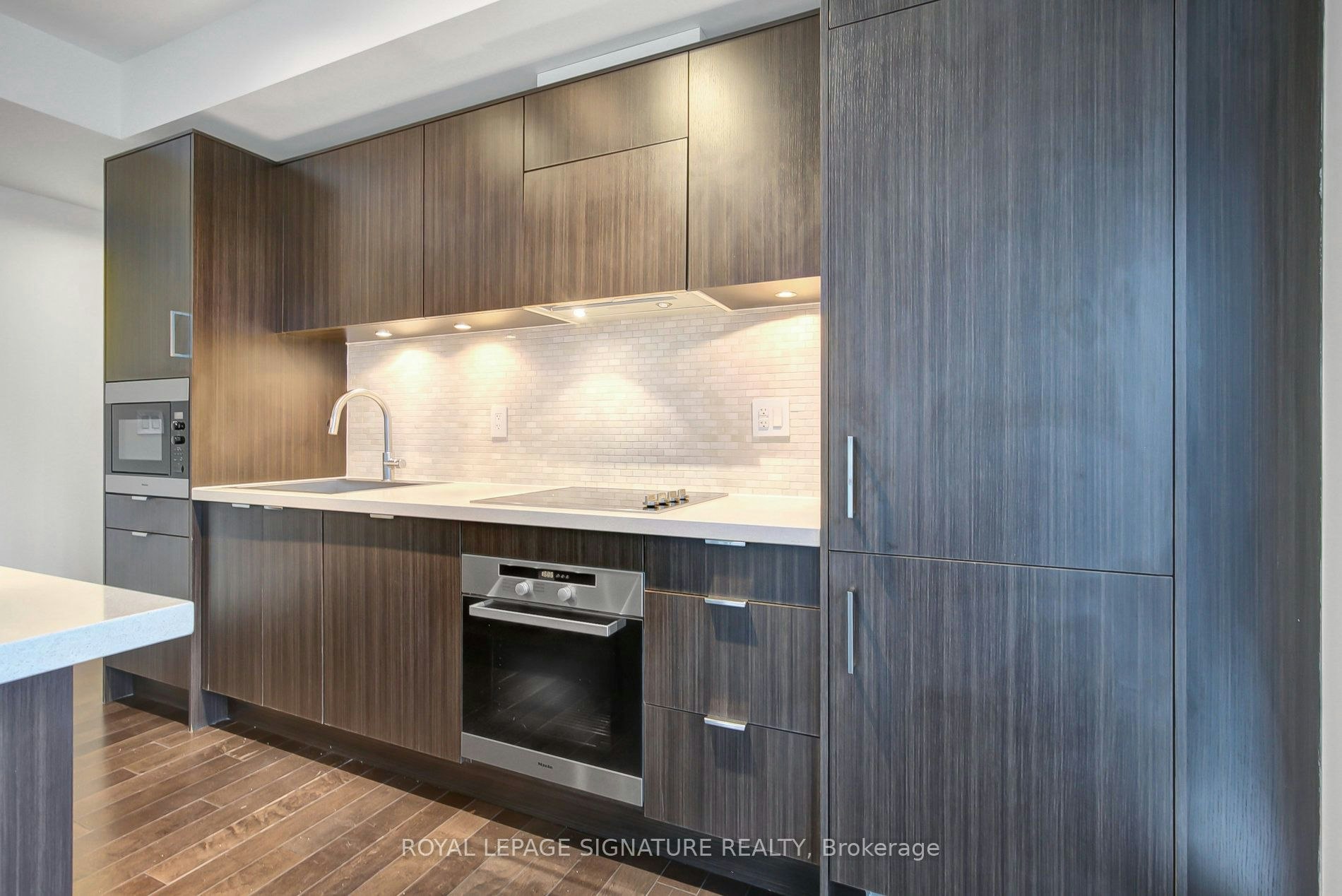 1111-21 Widmer Street, Toronto, ON, M5V 0B8 - 15