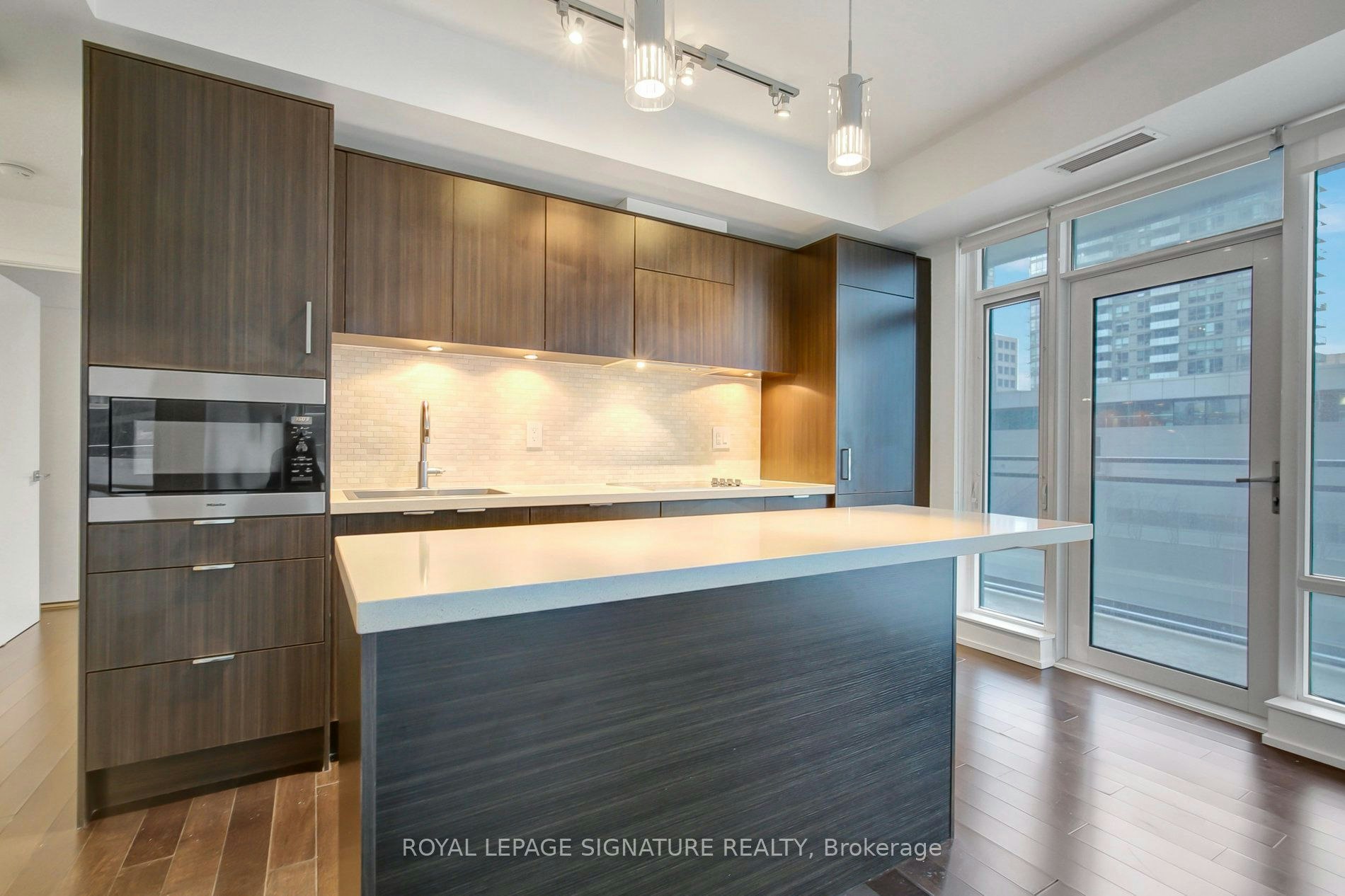 1111-21 Widmer Street, Toronto, ON, M5V 0B8 - 13