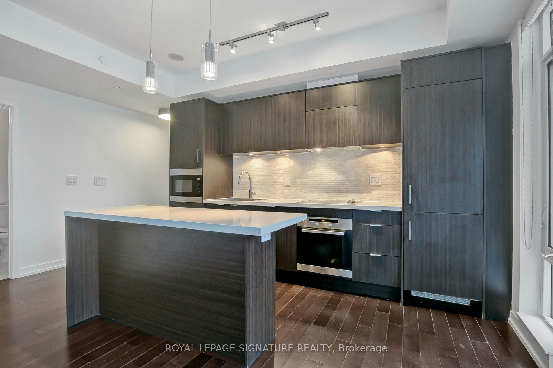 1111-21 Widmer Street, Toronto, ON, M5V 0B8 - 12