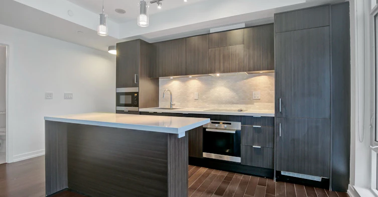 1111-21 Widmer Street, Toronto, ON, M5V 0B8 - 12