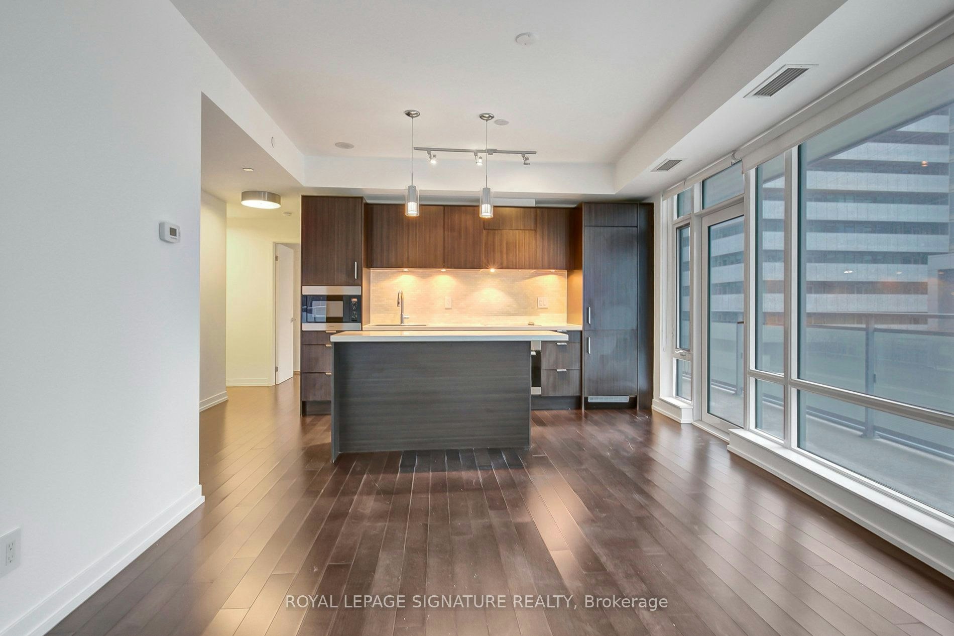 1111-21 Widmer Street, Toronto, ON, M5V 0B8 - 7