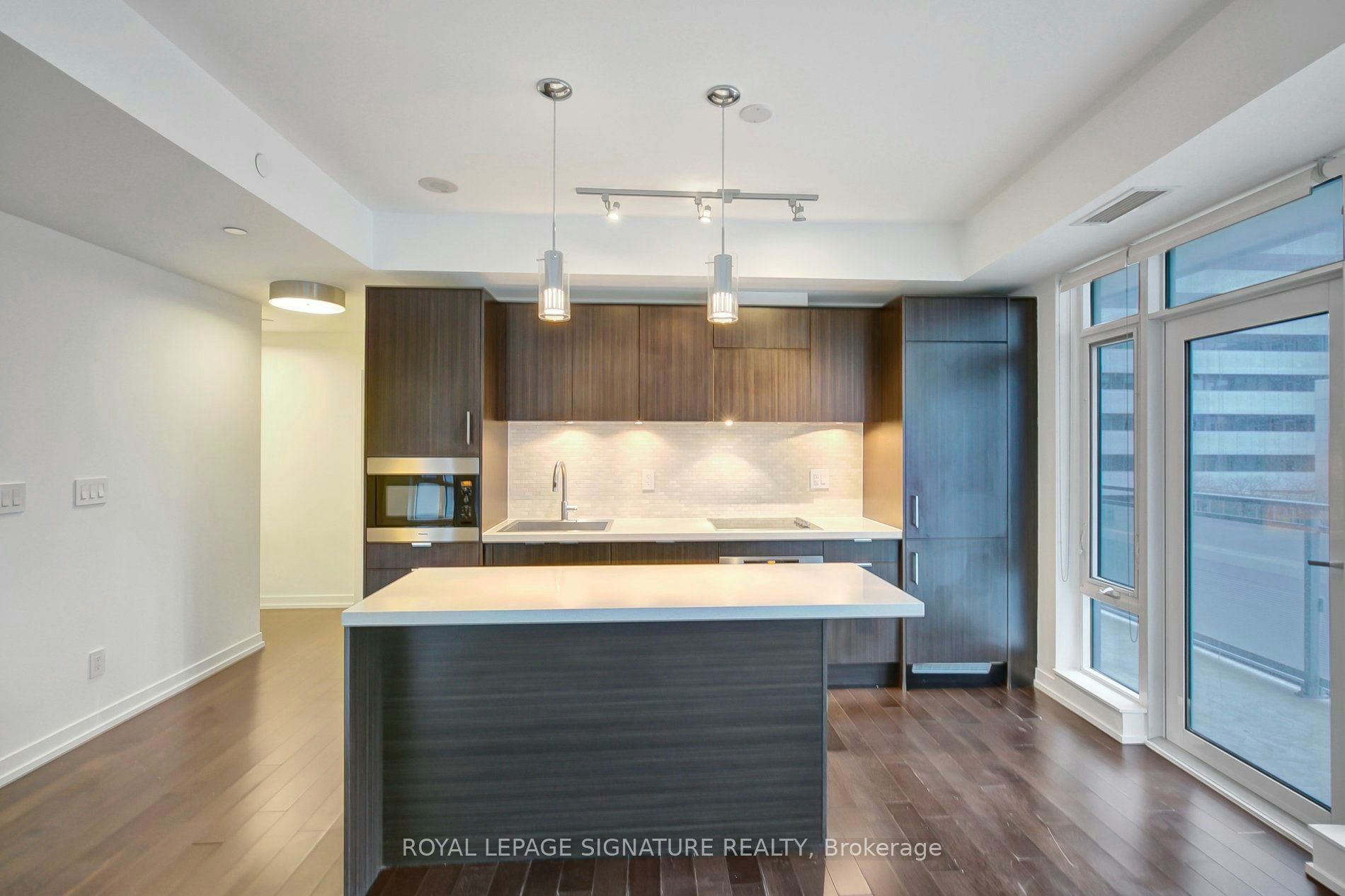 1111-21 Widmer Street, Toronto, ON, M5V 0B8 - 11