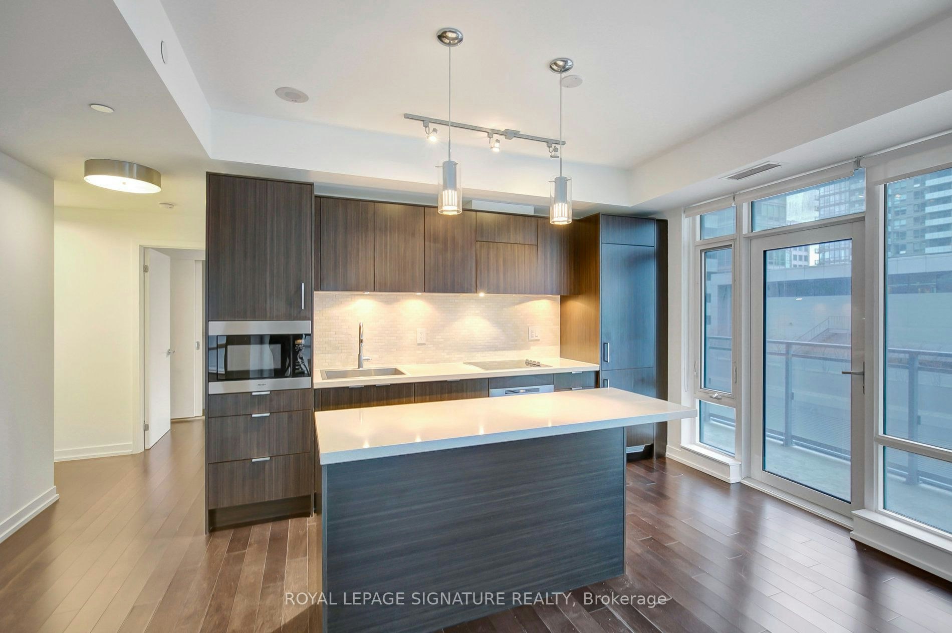 1111-21 Widmer Street, Toronto, ON, M5V 0B8 - 9