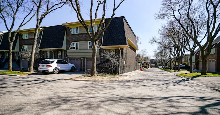 81 Flaming Rose Way, Toronto, ON, M2N 5W8 - 47