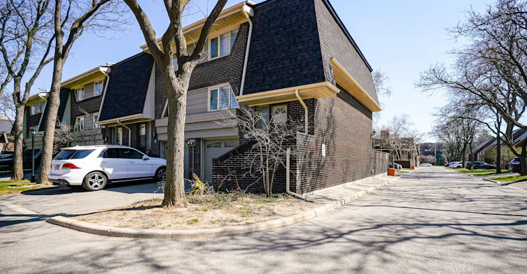 81 Flaming Rose Way, Toronto, ON, M2N 5W8 - 46