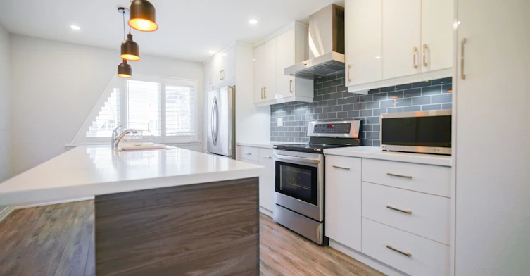 81 Flaming Rose Way, Toronto, ON, M2N 5W8 - 6