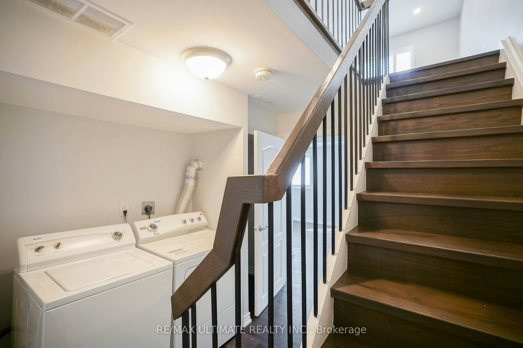 81 Flaming Rose Way, Toronto, ON, M2N 5W8 - 36