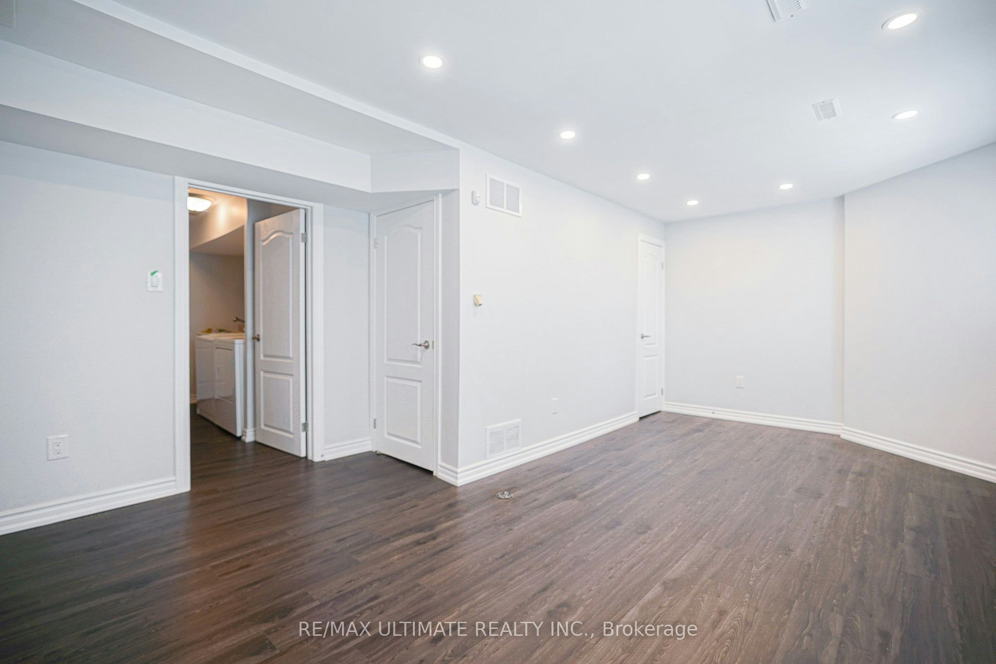 81 Flaming Rose Way, Toronto, ON, M2N 5W8 - 40