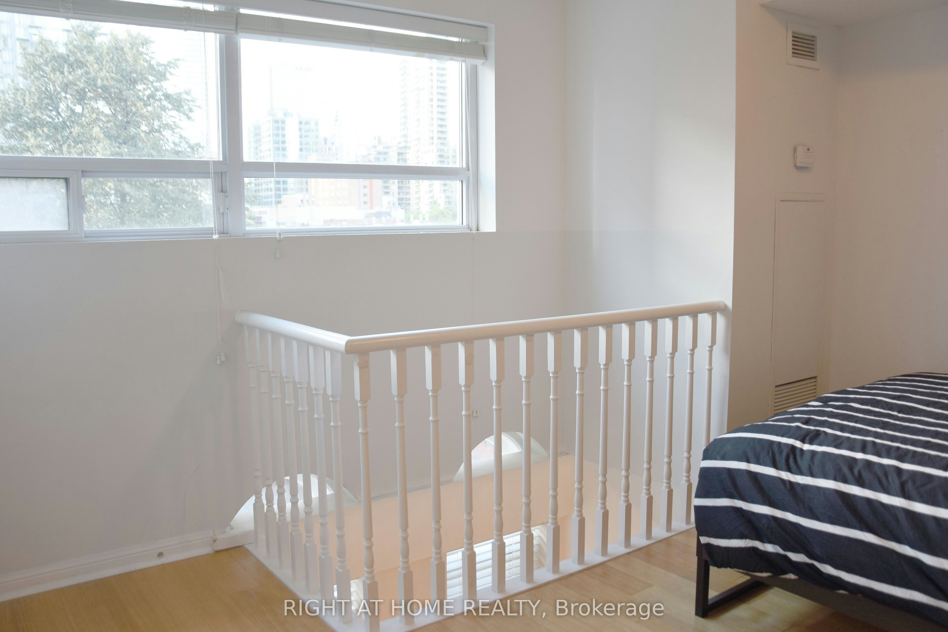 514-11 St Joseph Street, Toronto, ON, M4Y 3G4 - 7