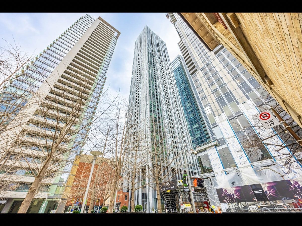 3203-1 Yorkville Avenue, Toronto, ON, M4W 0B1