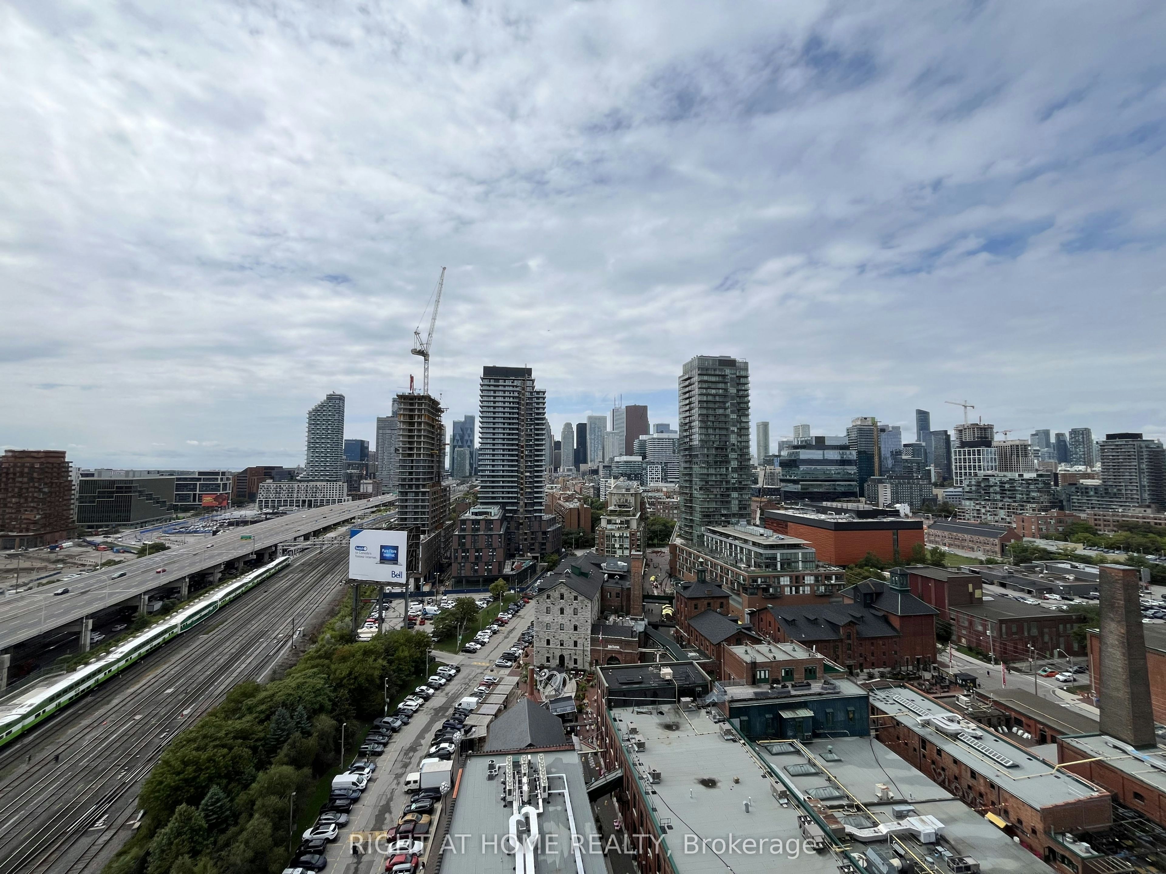 1708-70 Distillery Lane, Toronto, ON, M5A 0E3 - 16