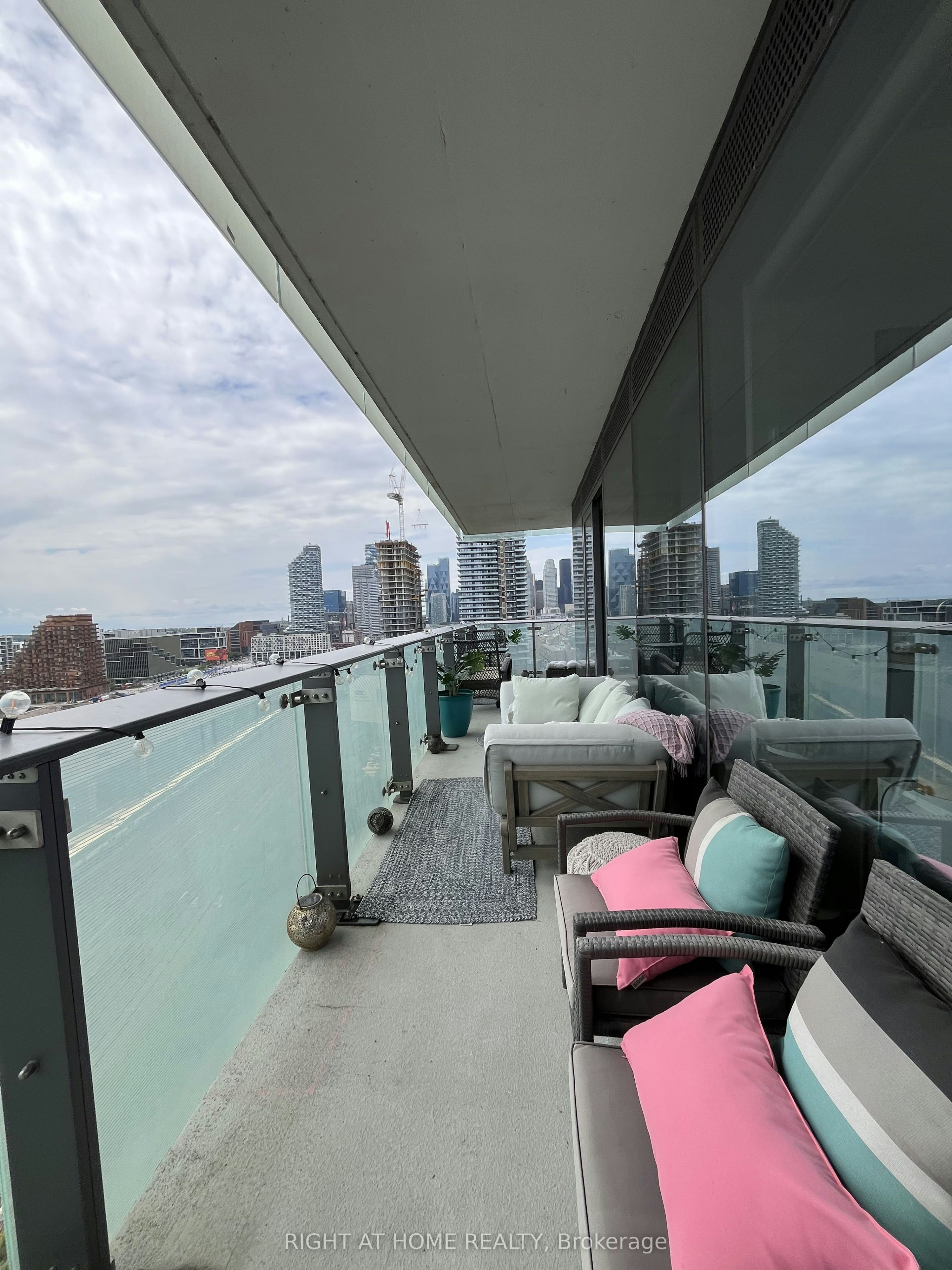 1708-70 Distillery Lane, Toronto, ON, M5A 0E3 - 19