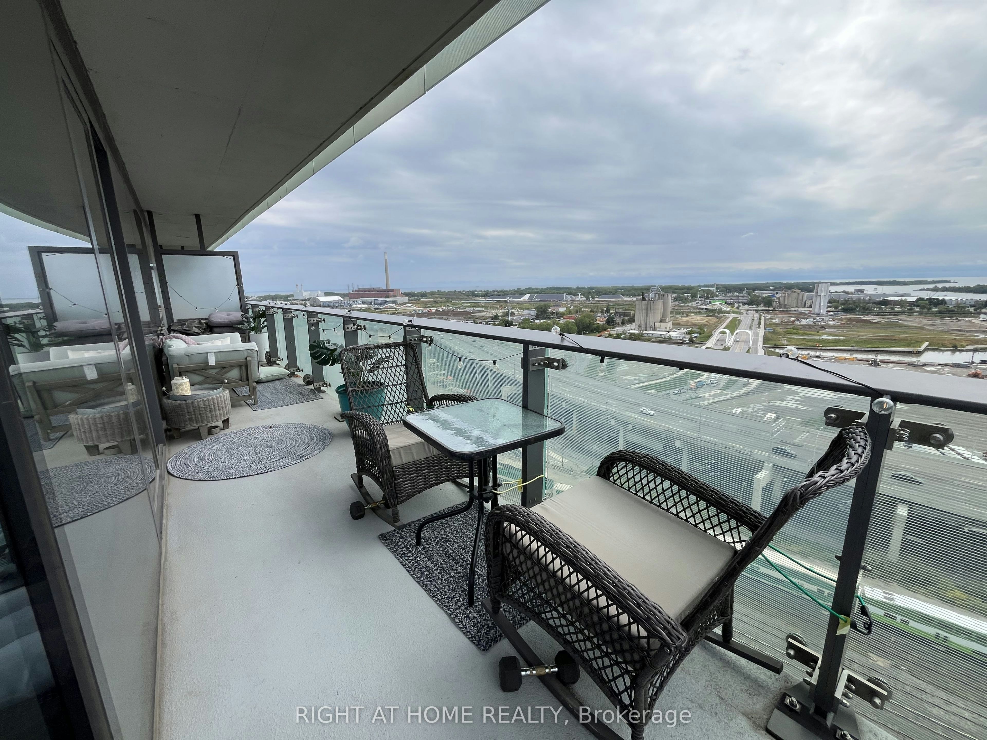 1708-70 Distillery Lane, Toronto, ON, M5A 0E3 - 18