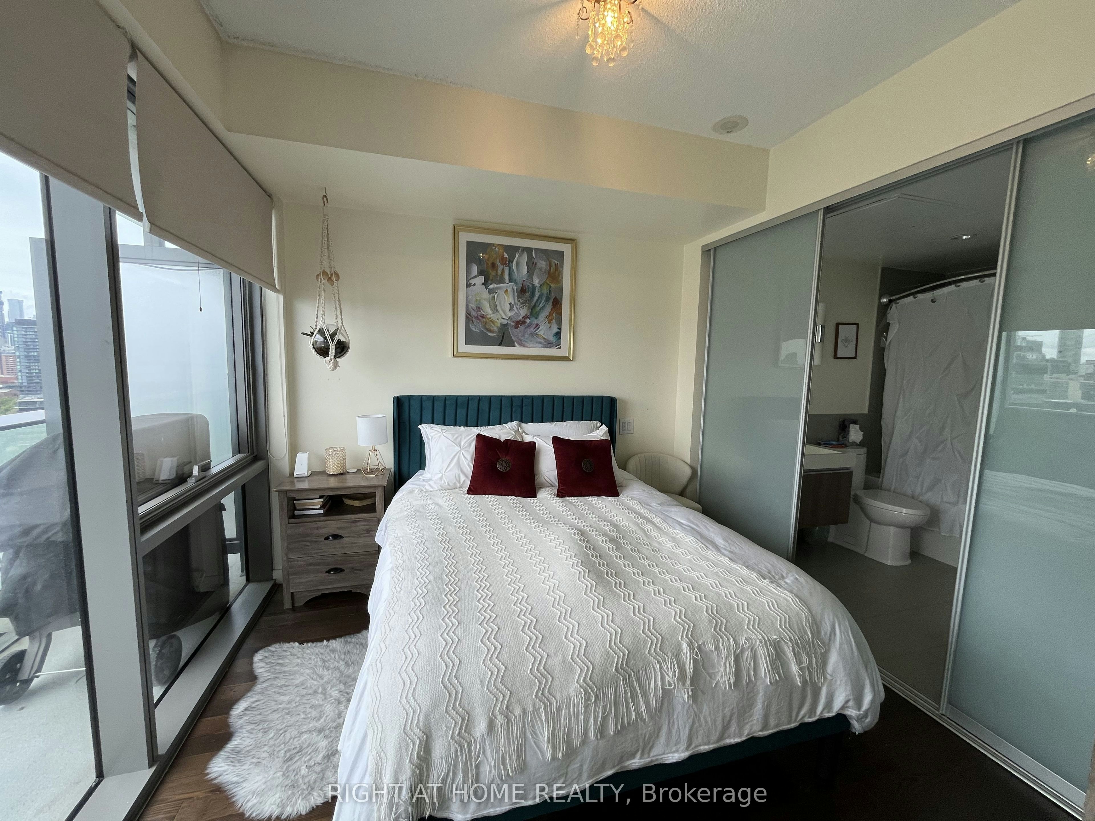1708-70 Distillery Lane, Toronto, ON, M5A 0E3 - 10