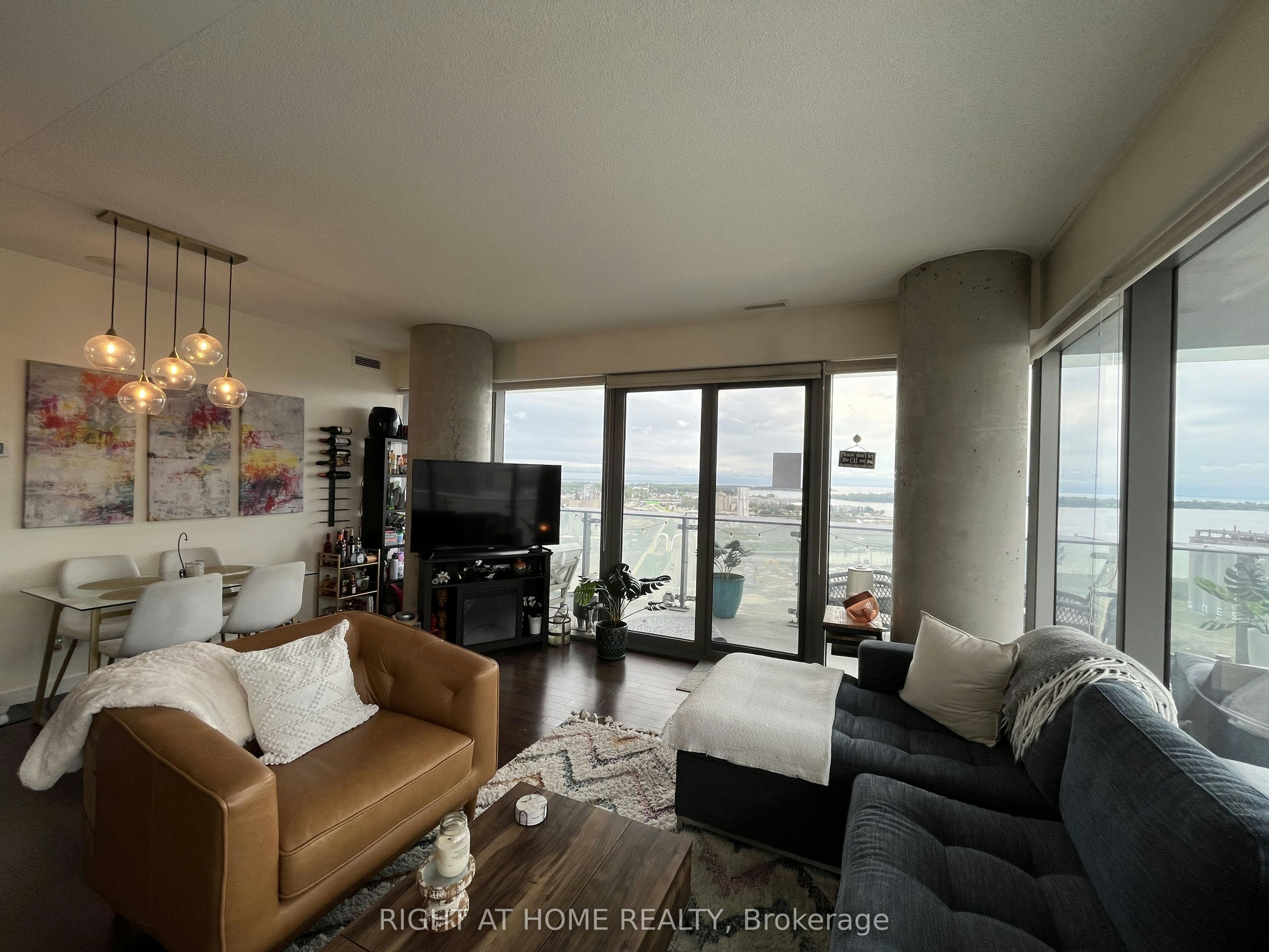 1708-70 Distillery Lane, Toronto, ON, M5A 0E3 - 6