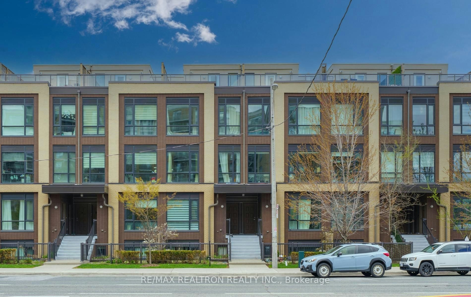 206-639 Lawrence Avenue W, Toronto, ON, M6A 1A9
