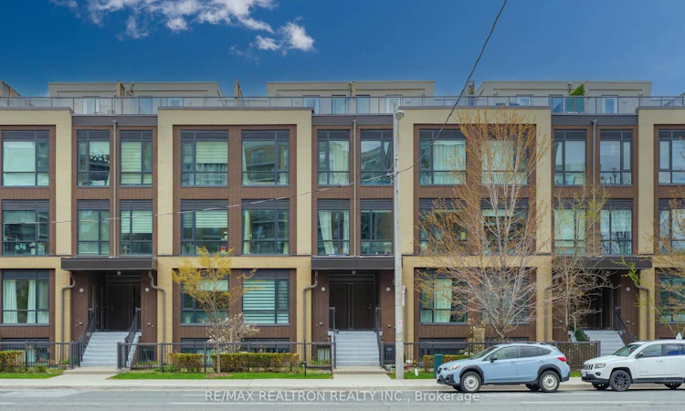 206-639 Lawrence Avenue W