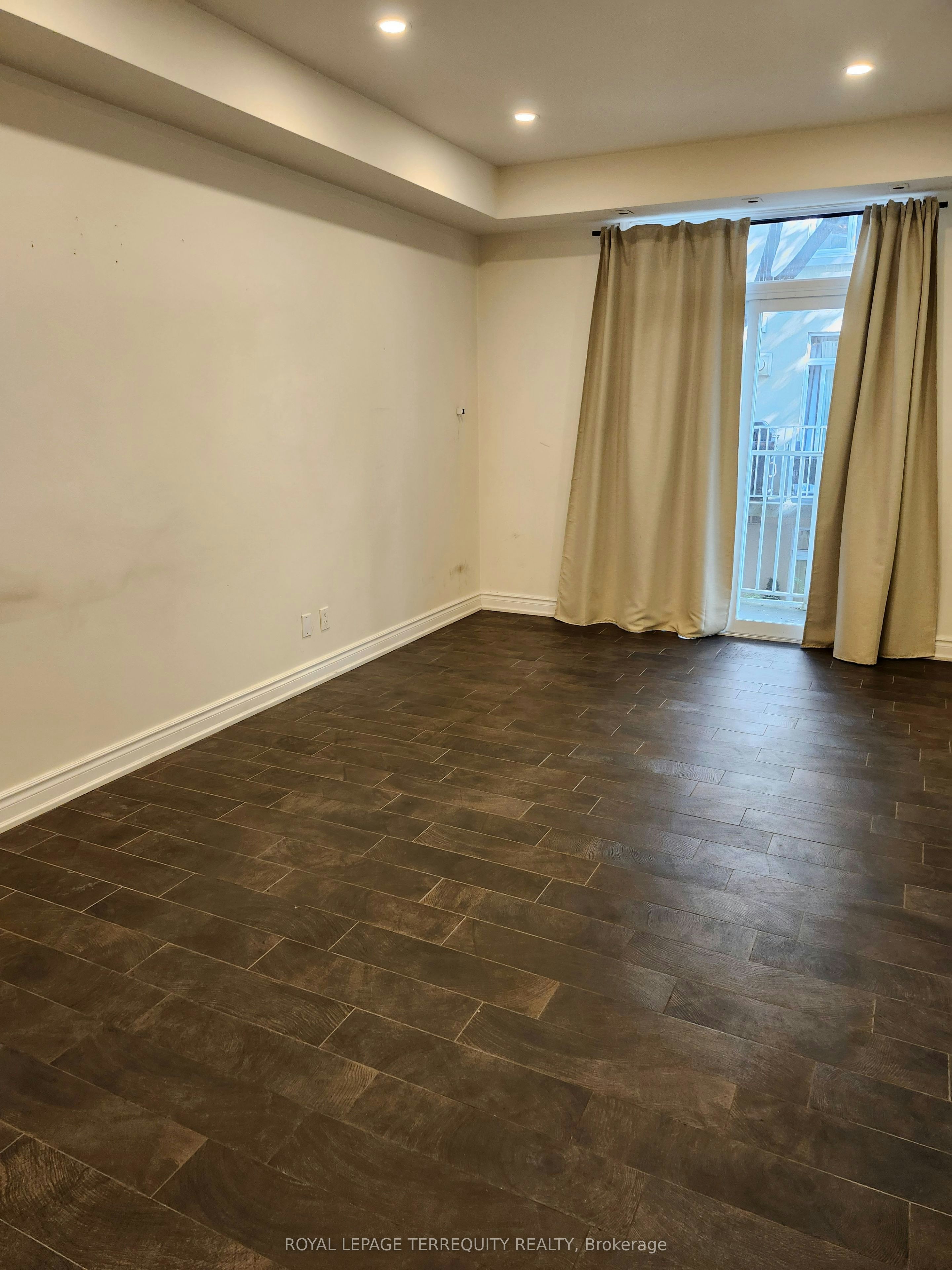 252-30 Stadium Road, Toronto, ON, M5V 3P4 - 14