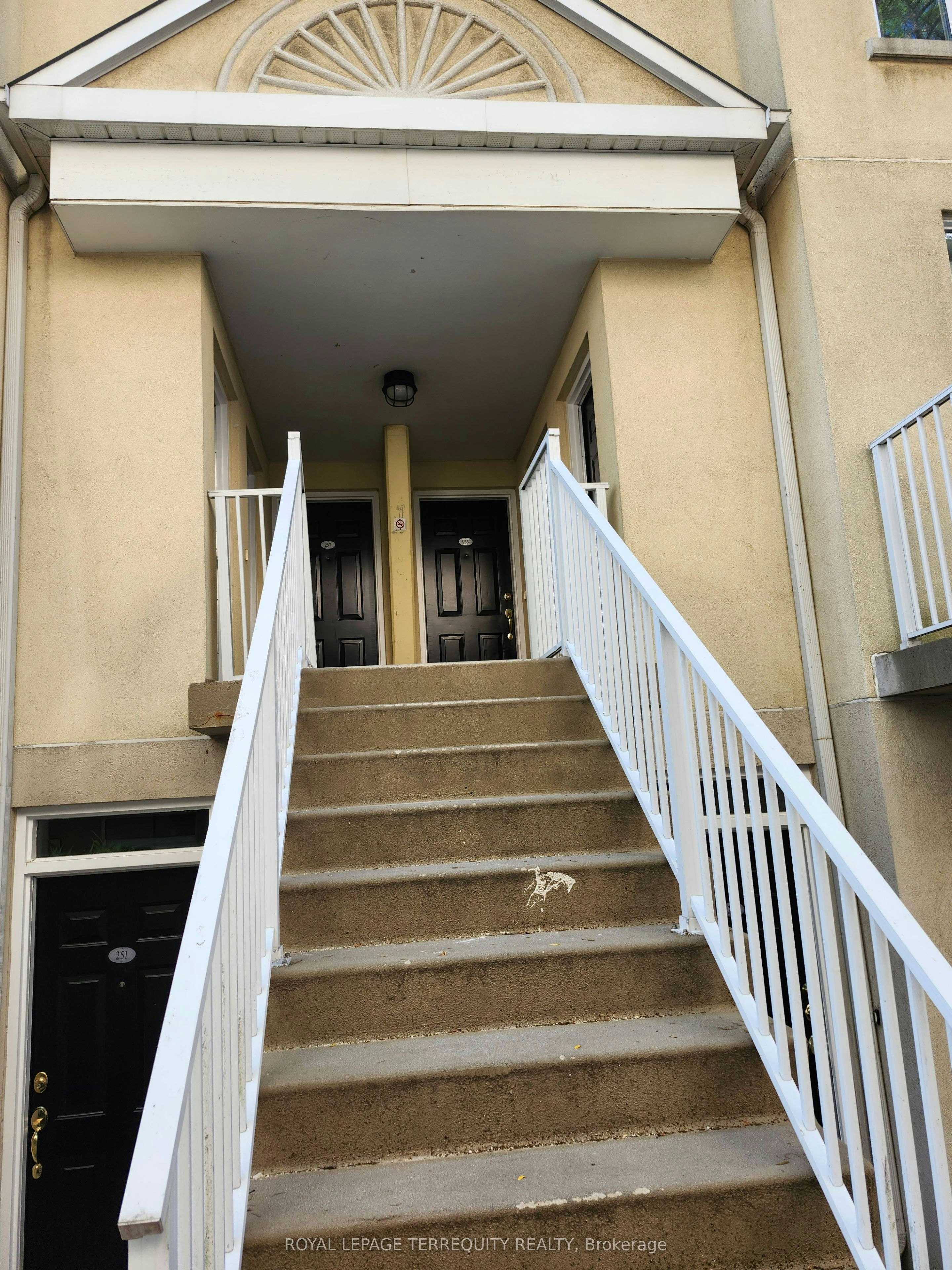 252-30 Stadium Road, Toronto, ON, M5V 3P4 - 24
