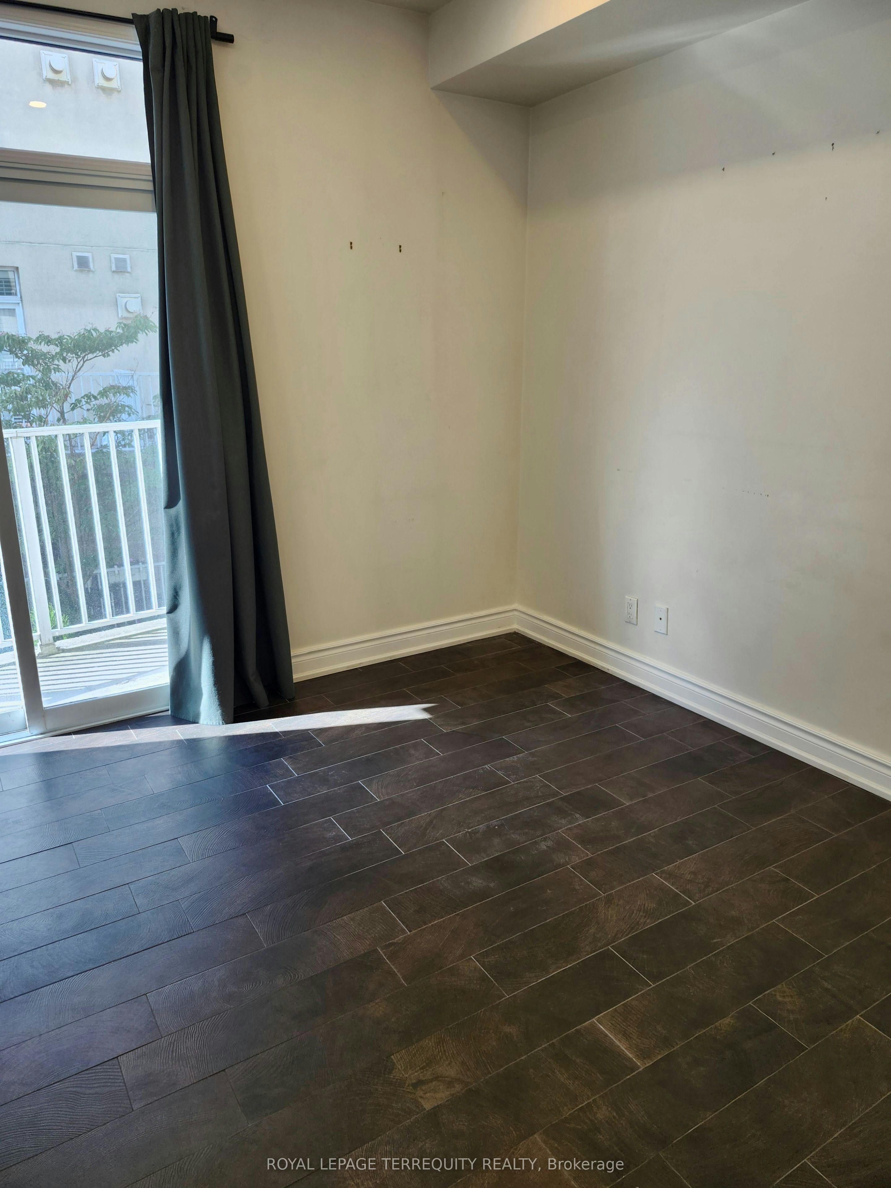 252-30 Stadium Road, Toronto, ON, M5V 3P4 - 7
