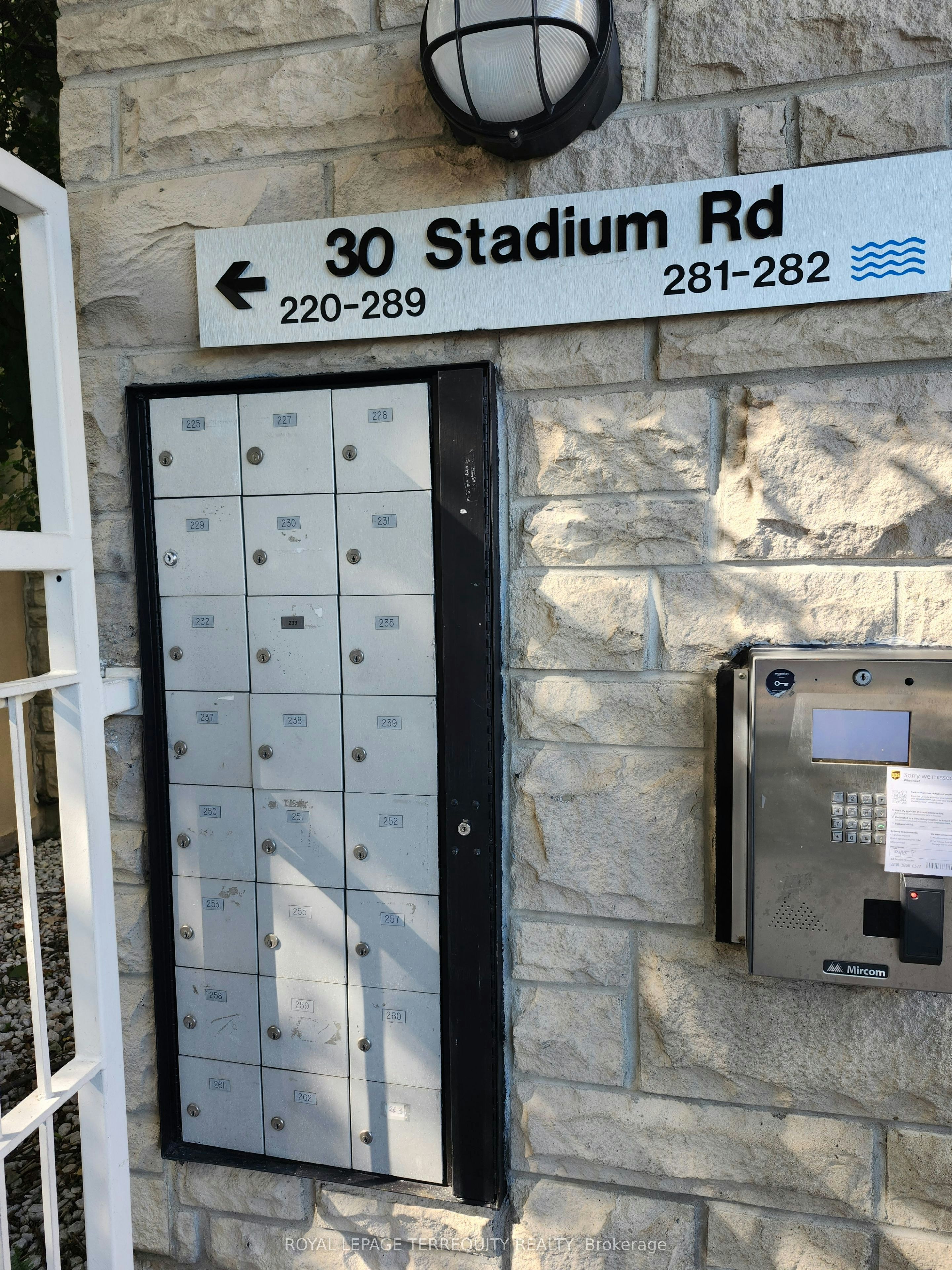 252-30 Stadium Road, Toronto, ON, M5V 3P4 - 23