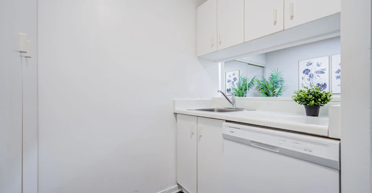 716-1055 Bay Street, Toronto, ON, M5S 3A3 - 13