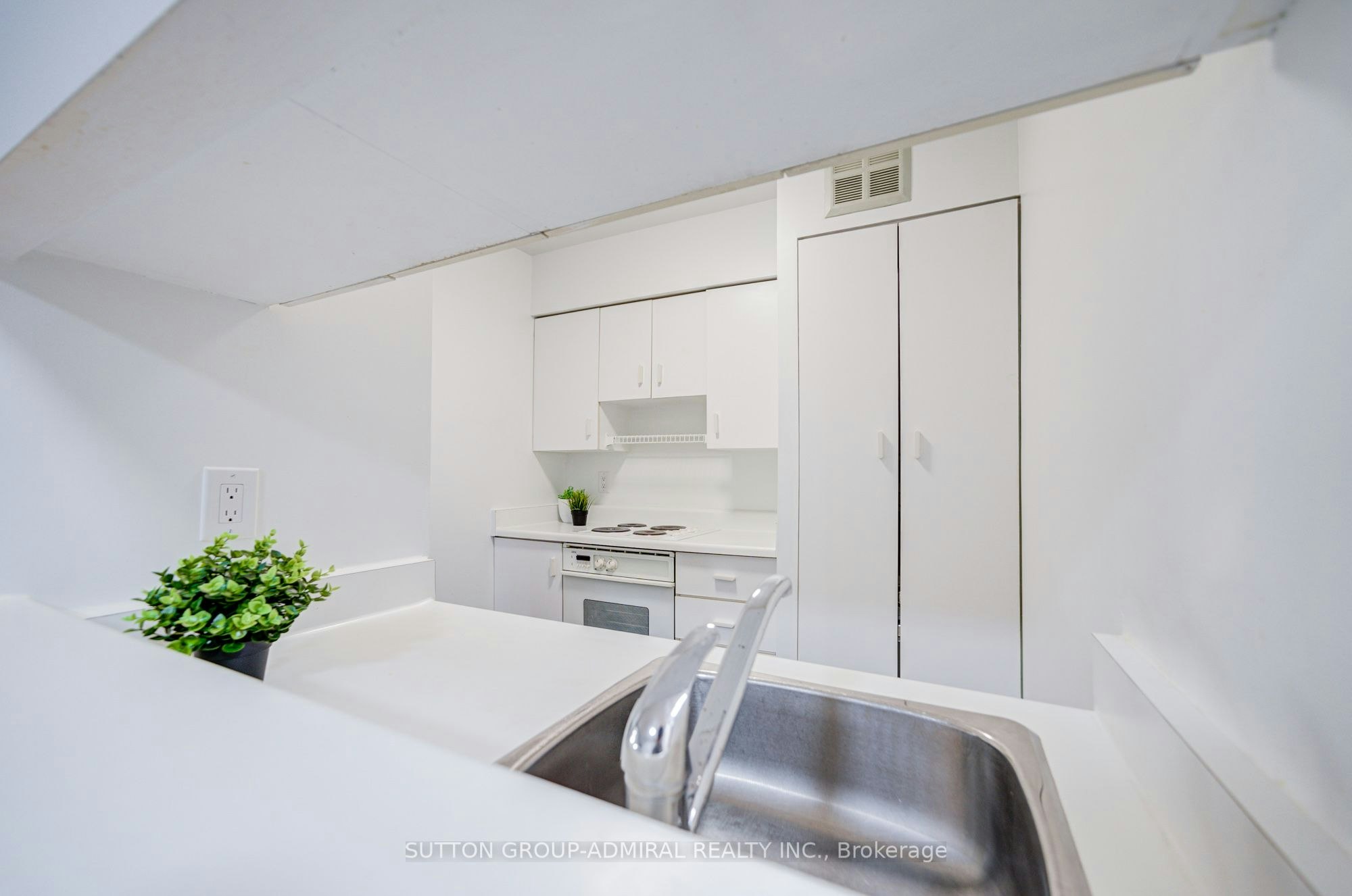 716-1055 Bay Street, Toronto, ON, M5S 3A3 - 14