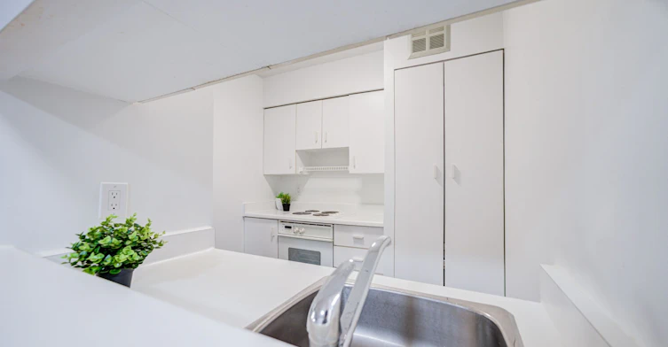 716-1055 Bay Street, Toronto, ON, M5S 3A3 - 14