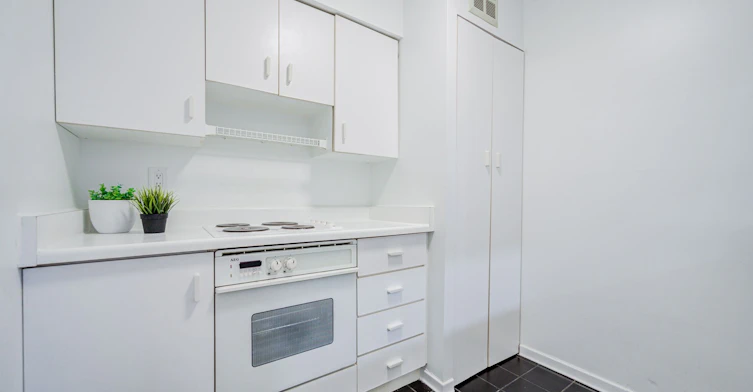 716-1055 Bay Street, Toronto, ON, M5S 3A3 - 12