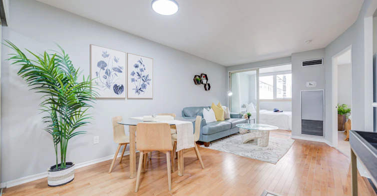 716-1055 Bay Street, Toronto, ON, M5S 3A3