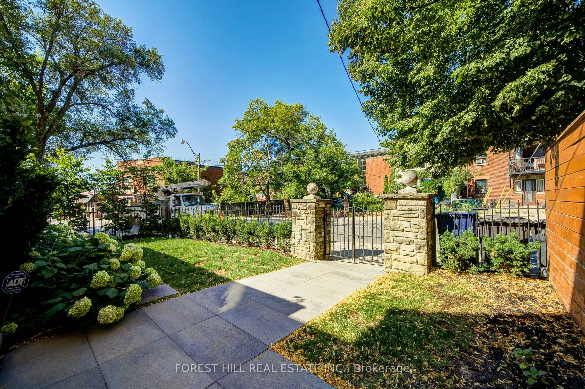 5-85 Vaughan Road, Toronto, ON, M6C 2L9 - 4