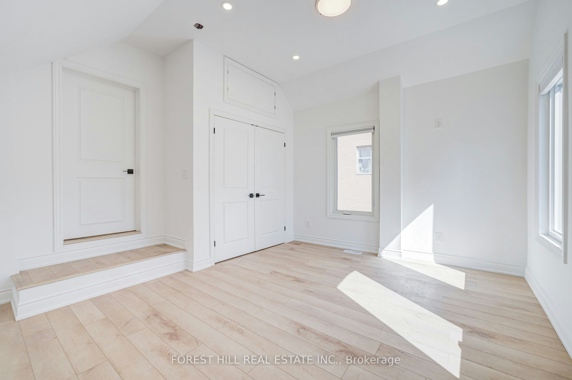 5-85 Vaughan Road, Toronto, ON, M6C 2L9 - 21
